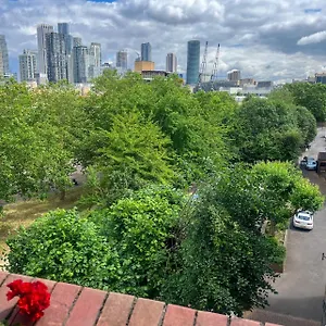 Charming And Cosy Canary Wharf With Stunning Views Homestay
